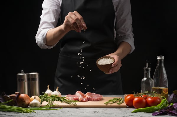 Chef preparando steak