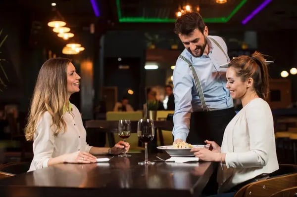 Comensales en restaurant